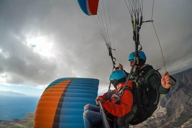 High Performance Paragliding Tandem Flight in Tenerife South - The Experience from a Traveler’s Perspective