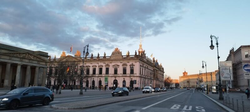 Highlights up to 12 Person Combined vehicles - Highlights of the Route and Stops