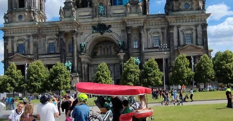 Highlights up to 12 Person Combined vehicles - Accessibility, Comfort, and Practicalities