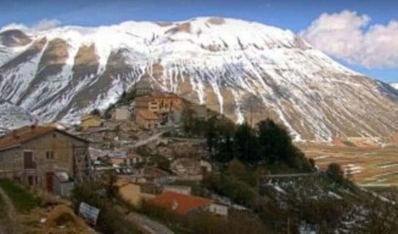 Hike in the Sibillini Mountains and Valnerina National Park - The Guides and Group Dynamics