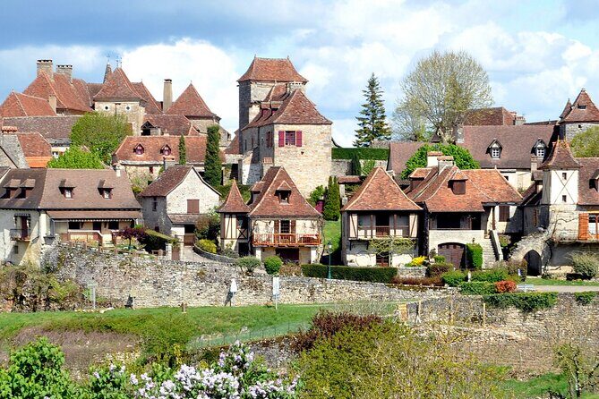 Hike to discover the most beautiful villages of France of the Dordogne valley : Loubressac and Autoire - Key Points: