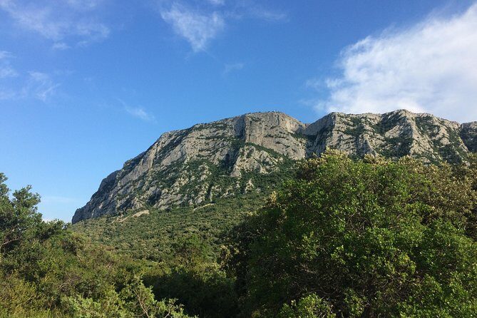 Hike to the top of "Pic Saint Loup", wine & food - Practical Considerations
