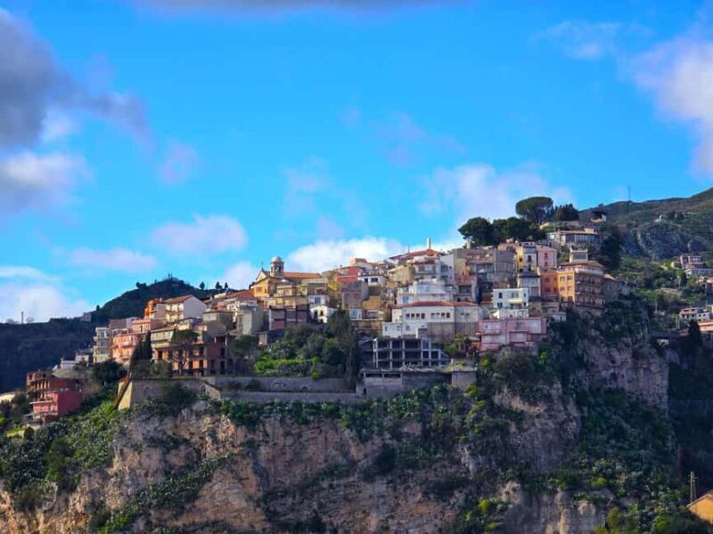 Hiking tour from Taormina to Castelmola on foot - FAQ