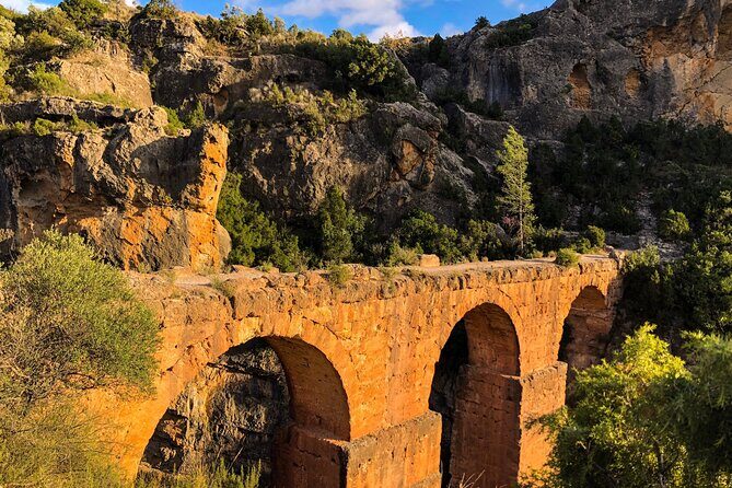 Hiking Tour of the Roman Aqueduct of Peña Cortada and Ruta de Agua - Why This Tour Works Well
