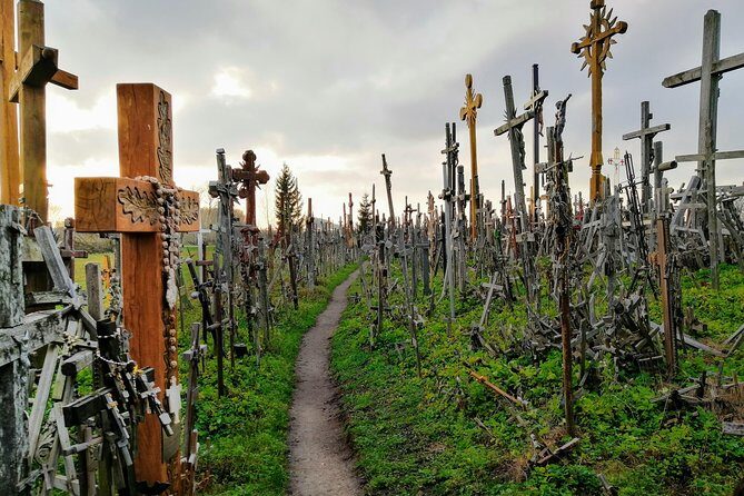 Hill of Crosses / 2 countries in 1 day - Key Points