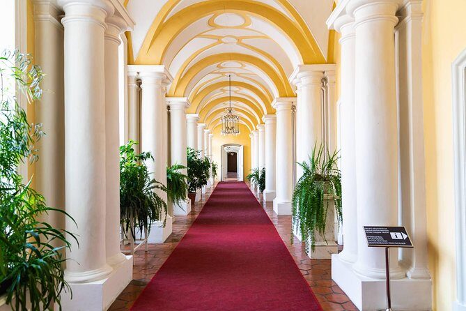 Hill of Crosses & Rundale Palace Tour - Exploring the Itinerary in Detail