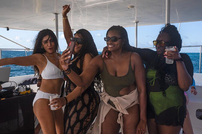 Hip hop party boat, adults only - Who Should Consider This Tour?