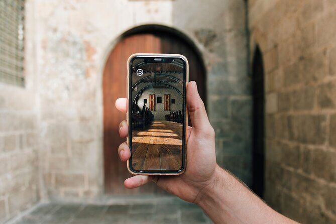 HistARy: Guided tour of the Gothic Quarter with Augmented Reality - Value for Money
