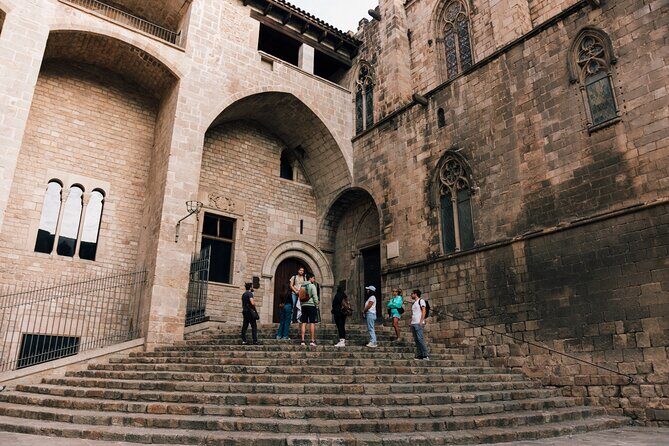 HistARy: Guided tour of the Gothic Quarter with Augmented Reality - The Itinerary in Detail