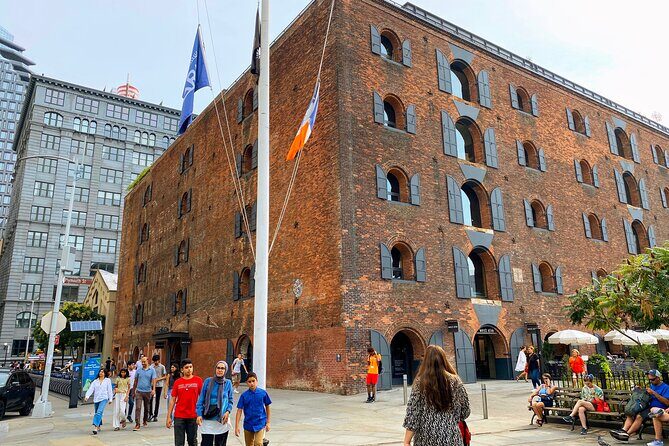 Historic Brooklyn Heights and Trendy Dumbo - FAQs