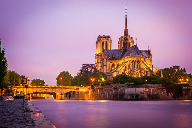 Historic Heart of Paris: Île de la Cité Walking Tour - An In-Depth Look at the Île de la Cité Walking Tour