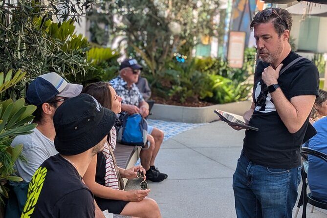 Historic Hollywood Boulevard and Movie Palaces Walking Tour - The Experience and Guides