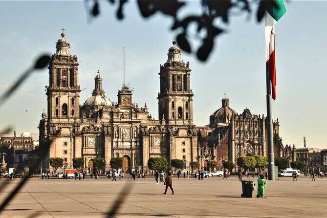 Historic Neighborhoods & Monuments: Hop-On, Hop-Off Mexico City - What to Expect from the Tour