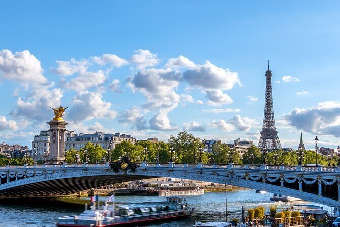 Historic Paris: Exclusive Private Tour with a Local Expert - What Makes This Tour Stand Out