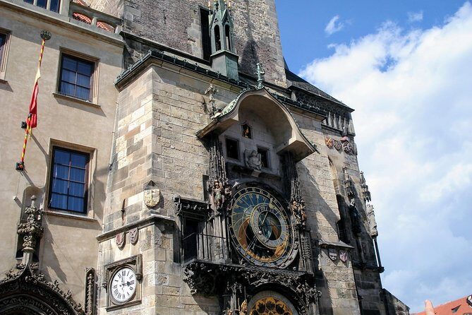 Historic Prague: Exclusive Private Tour with a Local Expert - Who Should Consider This Tour?