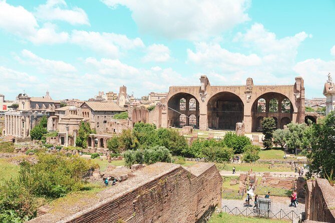 Historic Rome: Exclusive Private Tour with a Local Expert - What Makes This Tour Stand Out?