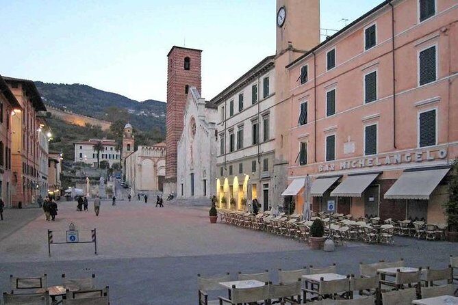 Historic Versilia by e-bike. From the sea to the hills passing through Pietrasanta - The Sum Up