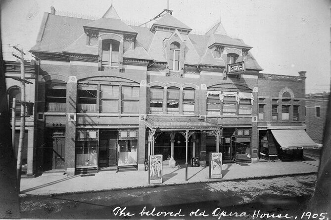 Historical Downtown Eau Claire: A Self-Guided Walking Tour - A Closer Look at the Eau Claire Experience