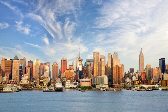 Historical Guided Walking Tour of Manhattan - Key Points