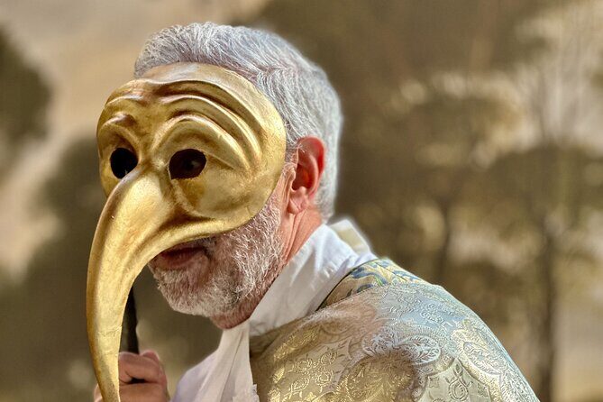 Historical Journey and Dress up Experience in Venetian Carnival - Key Points