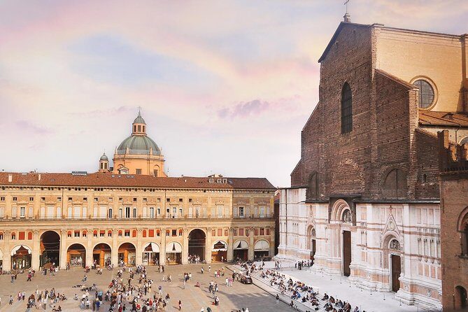 Historical Tour of Bologna - A Closer Look at the Tour Itinerary and Experience