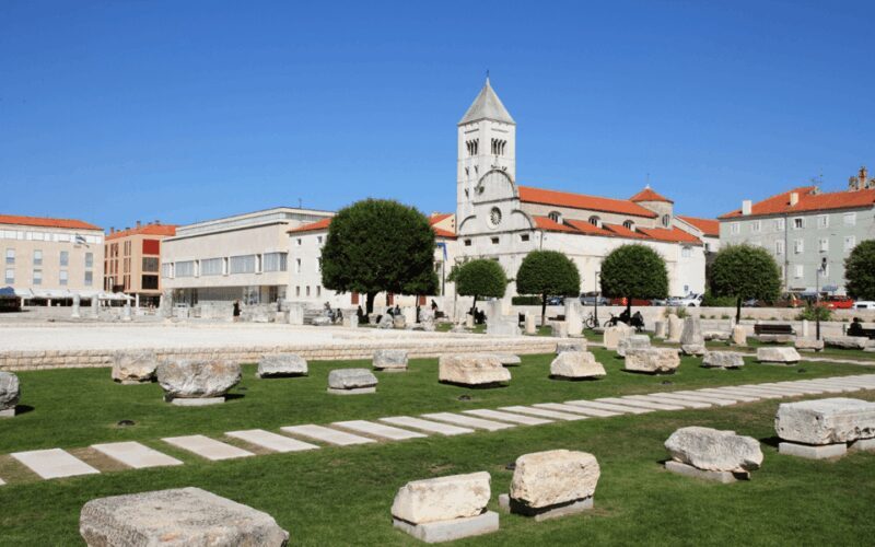 History Walking Group Tour in Old Center of Zadar - What to Expect on the Tour