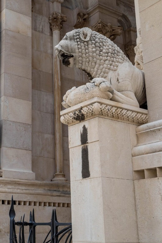 History Walking Group Tour in Split - The Experience of a Small Group Tour