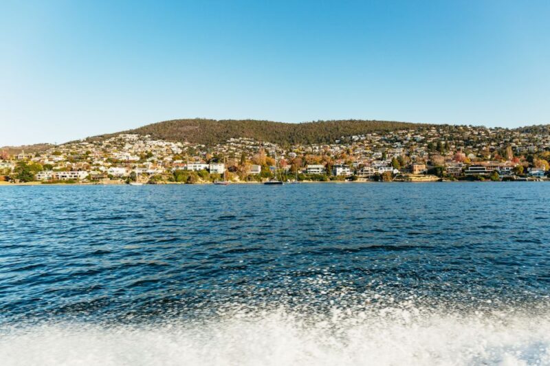 Hobart: 2.5-hour Iron Pot Lighthouse Cruise - Who Should Consider This Tour?
