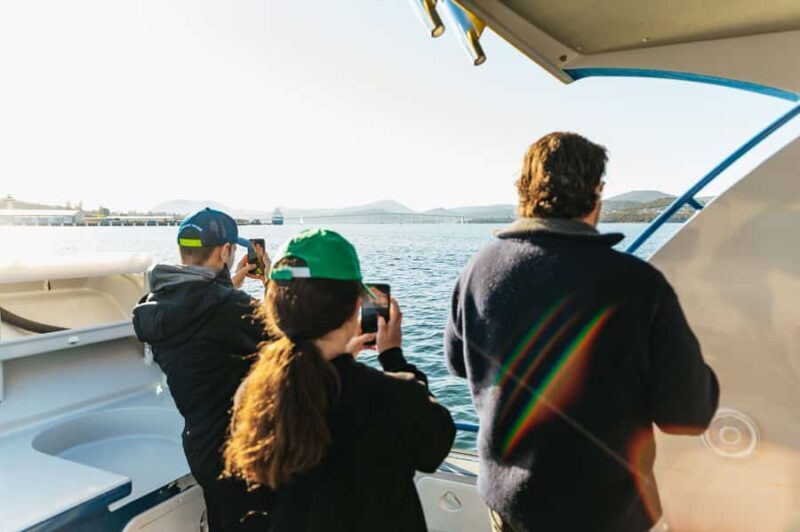 Hobart: 2.5-hour Iron Pot Lighthouse Cruise - FAQs