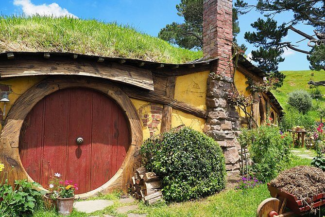 Hobbiton Lord Of Rings Movie Set tour Private Driver - An In-Depth Look at the Private Driver Hobbiton Tour