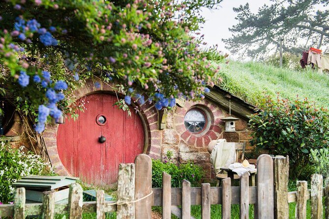 Hobbiton Movie Set& Te Puia Experience Private Tour From Auckland - The Sum Up