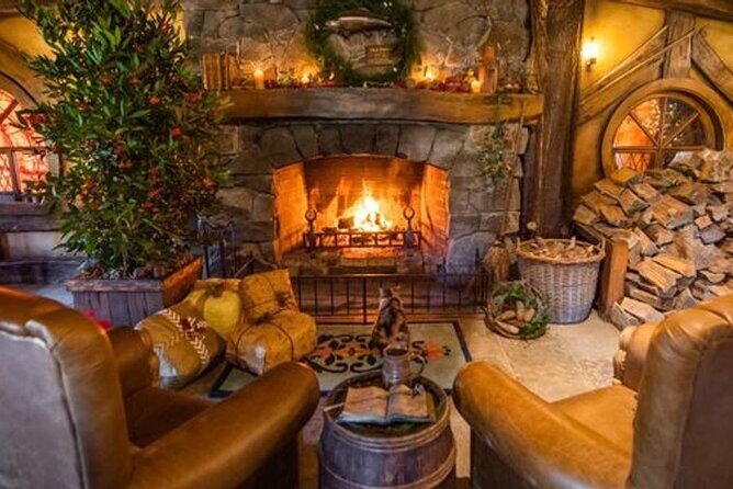 Hobbiton Movie Set Tour to Blue Springs and Mineral Spa - Key Points