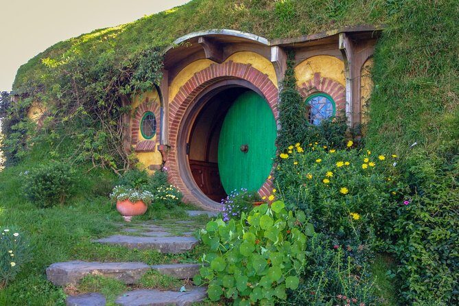 Hobbiton Movie Set Tour with lunch from Auckland - The Itinerary: What to Expect