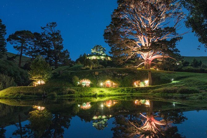 Hobbiton & Waitomo Caves Small Group Tour from Auckland inc Lunch - Lunch at Otorohanga