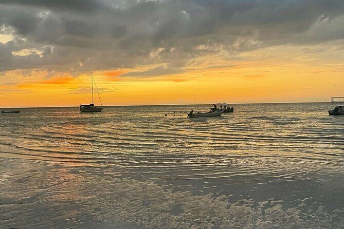 Holbox: Islas Pajaros, Yalahau & Isla de la Pasión with pick up - FAQs