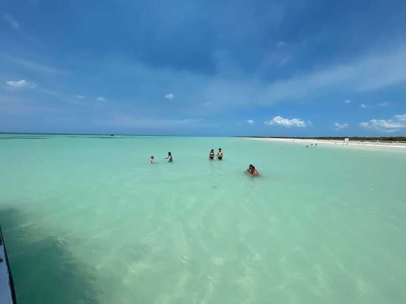 Holbox: Punta Mosquitos, Yalahau, & Pasión Island Boat Tour - FAQs