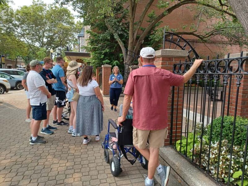 Holland, MI: Downtown Walking Tour with Food Tastings - Exploring Holland, MI: A Guide to the Downtown Walking Tour with Food Tastings