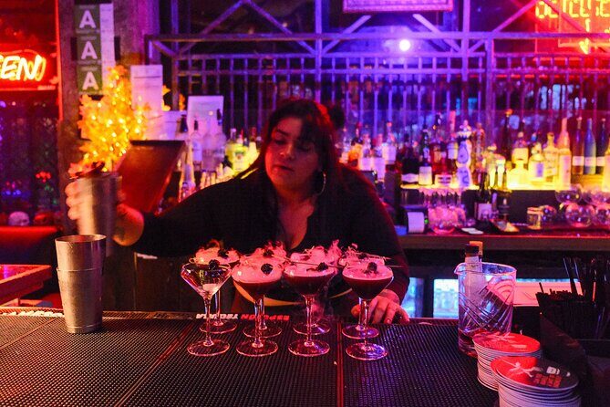 Hollywood Cocktails & True Crime  3 Drinks Included - FAQ