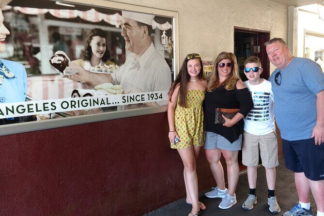 Hollywood Walk of Fame and Warner Bro Studio Tour and Lunch stop - FAQ