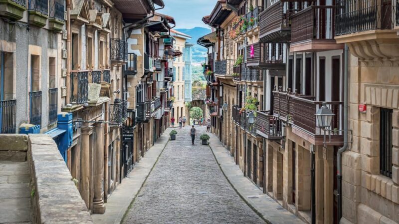 Hondarribia: City Highlights Guided Walking Tour - Key Points