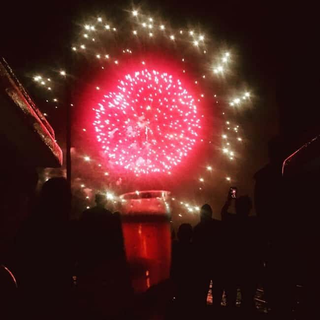 Honolulu: 1-Hour Friday Night Fireworks Cruise with Drinks - The Experience – What You Can Expect