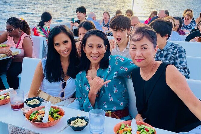 Honolulu Sunset & Friday Fireworks Dinner Cruise - FAQs