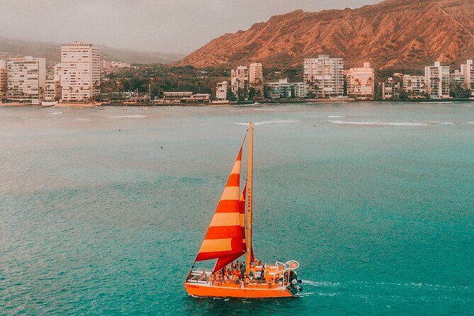 Honolulu Sunset Sail from Kewalo Harbor Including Drinks - Who Should Consider This Experience?