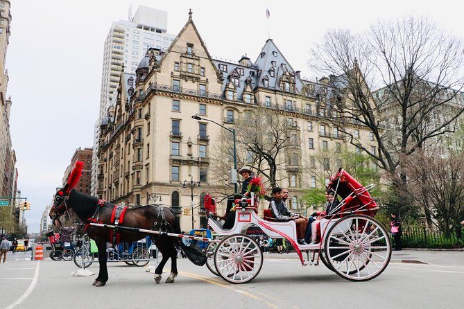 Horse Carriage Ride to/from Tavern On The Green (Up to 4 Adults) - Key Points