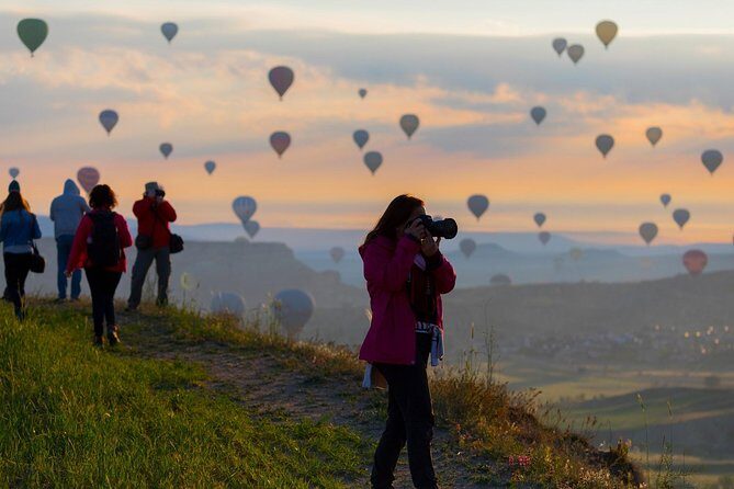 Hot Air Balloon, Best of Red and Green Guided 1-Day Tour - FAQ