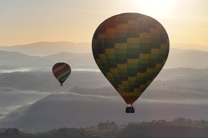 Hot air balloon over the hills of Pienza, Montalcino and Val D'Orcia - The Experience: A Closer Look