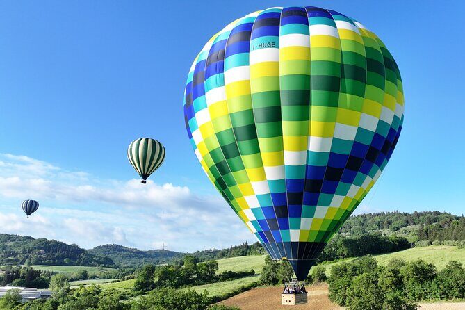 Hot air balloon over the hills of Pienza, Montalcino and Val D'Orcia - FAQs