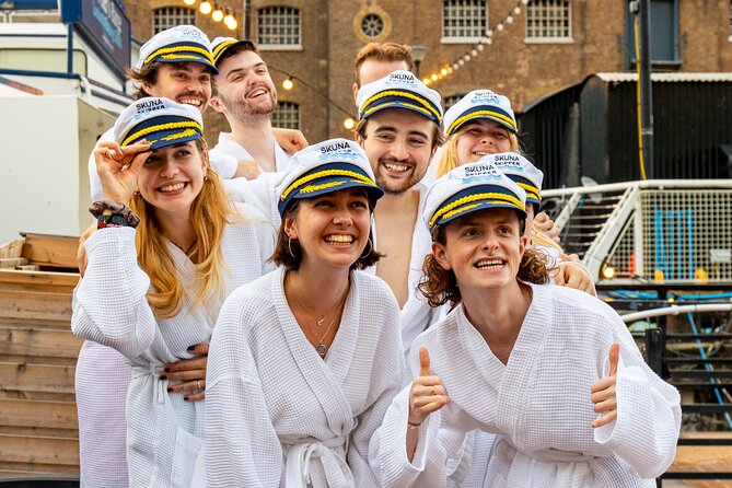 Hot Tub Boat Tour in London - London's most unique tour - Drinks on board: the on-site bar and the 2-per-person limit