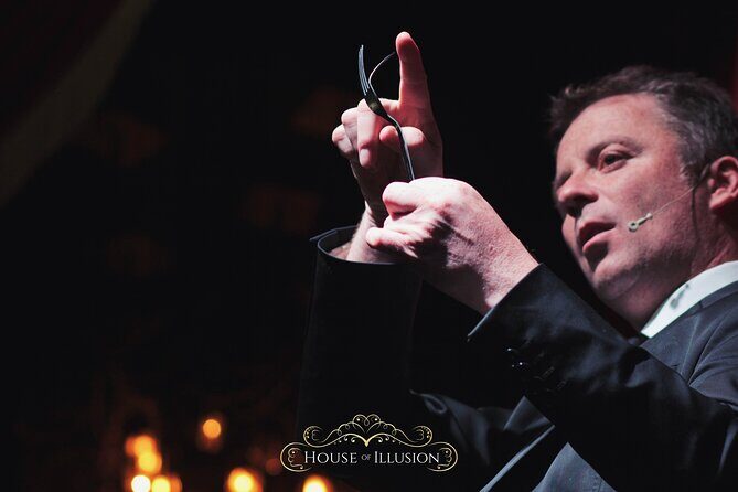 House of Illusion Magic Show with Drinks - Authentic Traveler Insights