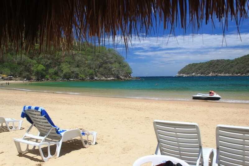 Huatulco: Bays of Huatulco boat tour - Who Should Consider This Tour?
